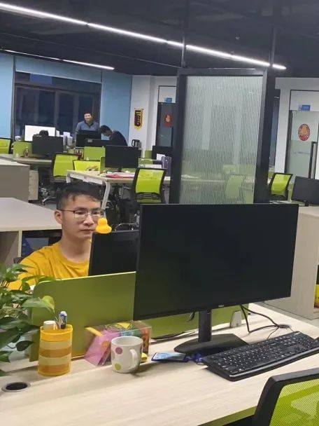 奋战一线丨人生就是博官网人的假期这样过