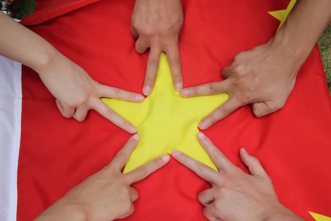 人生就是博官网12周年征文丨二等奖《立功新时期 人生就是博官网书青春》